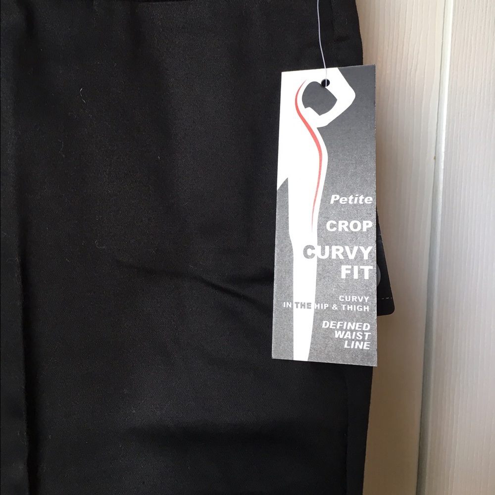 New Directions Petite Capri Pants - Picture 4 of 4